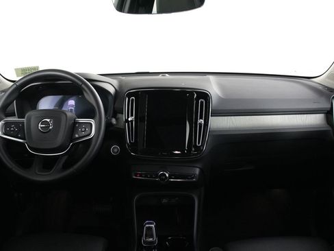 Certified 2025 Volvo XC40 B5 Plus image 7