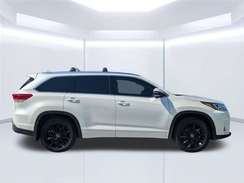 Used 2019 Toyota Highlander Limited AWD/4WD image 7