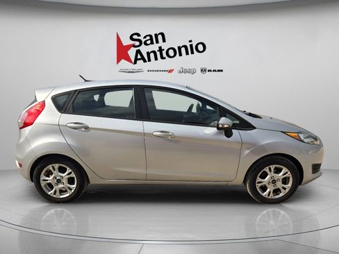 Used 2015 Ford Fiesta SE image 8