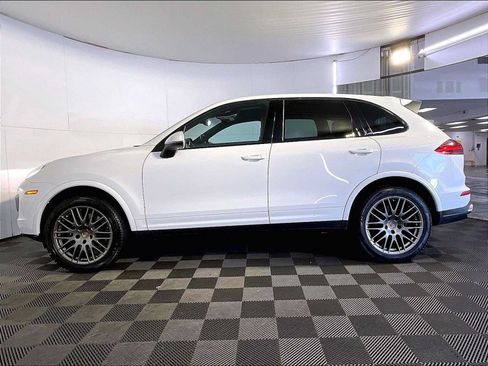 Used 2017 Porsche Cayenne Platinum Edition AWD/4WD image 2