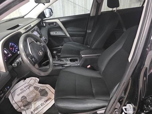 Used 2018 Toyota RAV4 LE image 4
