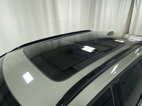 Certified 2023 Volvo XC40 B5 Plus w/ Driver Assist Package image 6