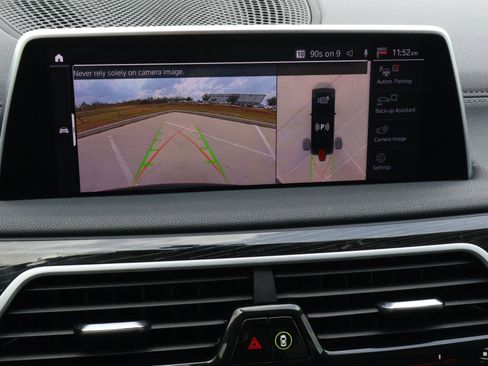 Used 2022 BMW 740i image 30