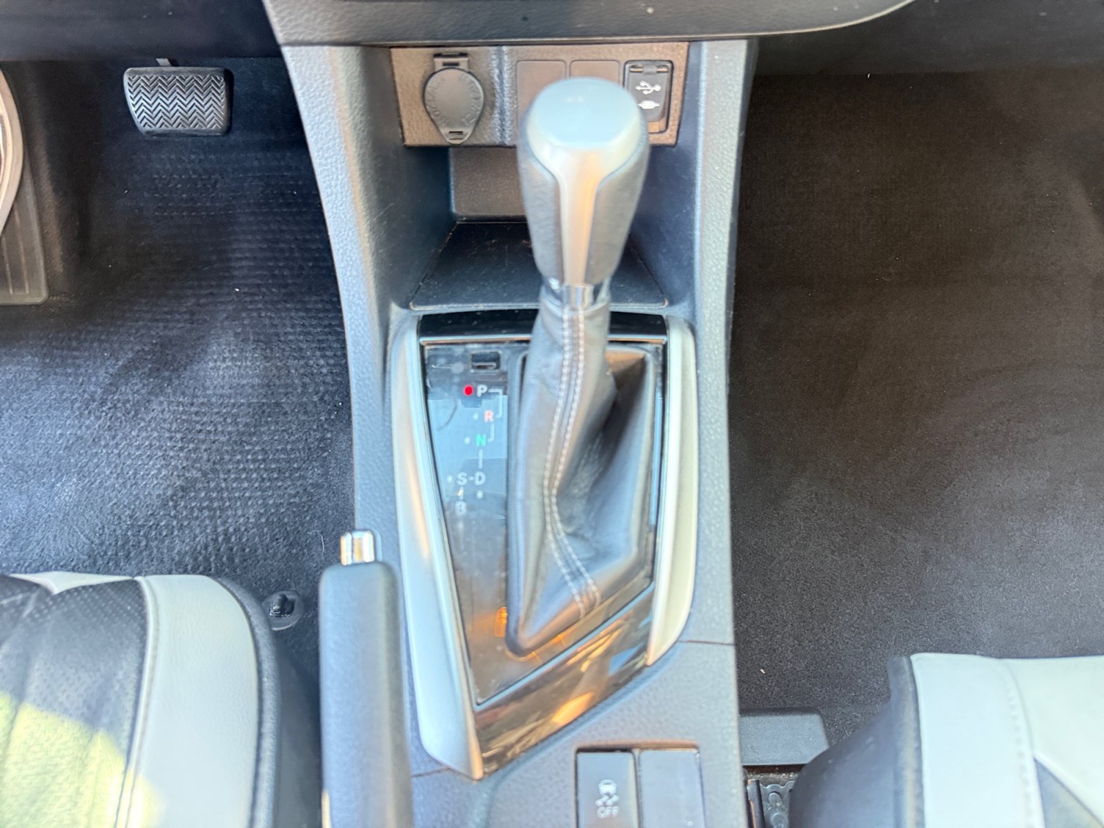 Used 2016 Toyota Corolla L FWD image 26