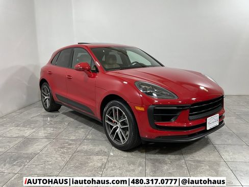 Used 2022 Porsche Macan S w/ Premium Package Plus image 8