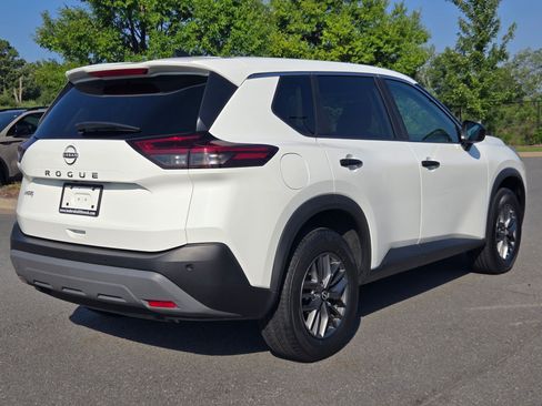 Used 2023 Nissan Rogue S FWD image 7