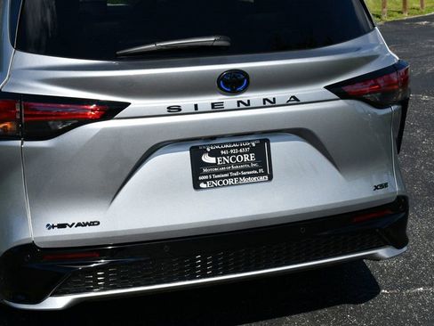 Used 2025 Toyota Sienna XSE image 12