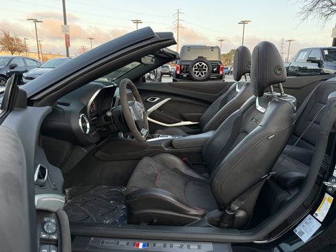 Used 2022 Chevrolet Camaro ZL1 image 32