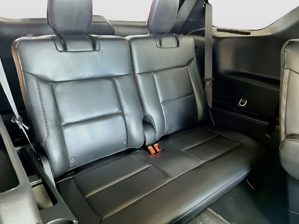 Used 2025 Ford Explorer ST AWD/4WD image 30