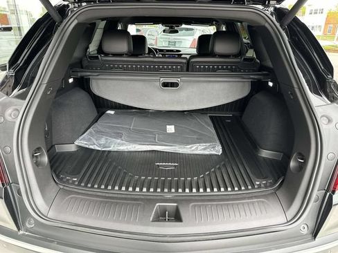 Certified 2025 Cadillac XT5 Luxury w/ LPO, Floor Liner Package FWD image 24