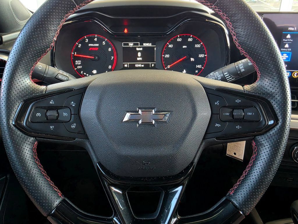 Used 2024 Chevrolet Trax RS w/ Driver Confidence Package FWD image 17