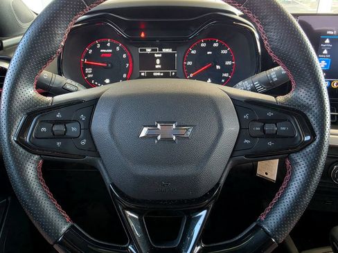 Used 2024 Chevrolet Trax RS w/ Driver Confidence Package FWD image 17