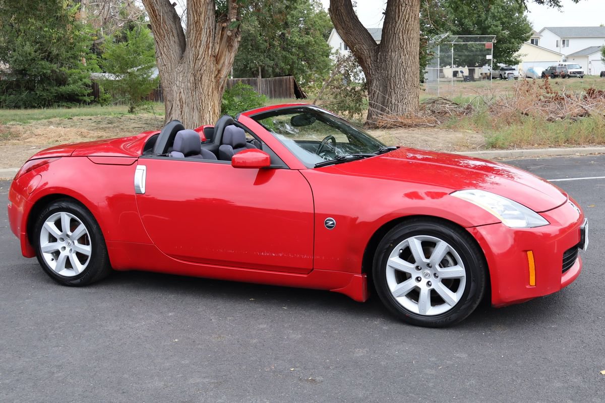 Used 2004 Nissan 350Z Enthusiast RWD image 15