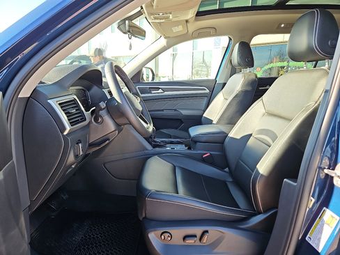 Certified 2023 Volkswagen Atlas SE w/ Panoramic Sunroof Package image 10