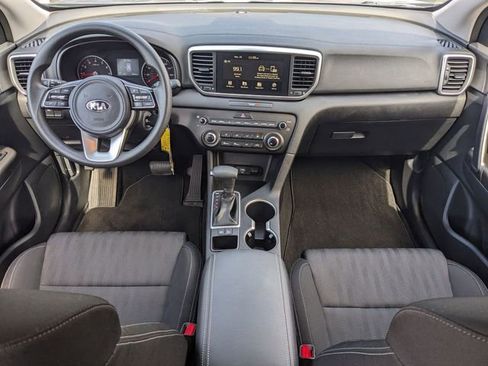 Used 2022 Kia Sportage LX image 11