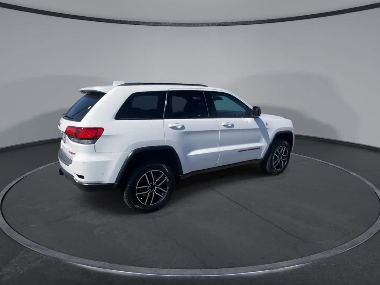 Used 2021 Jeep Grand Cherokee Trailhawk w/ Premium Lighting Group AWD/4WD image 8