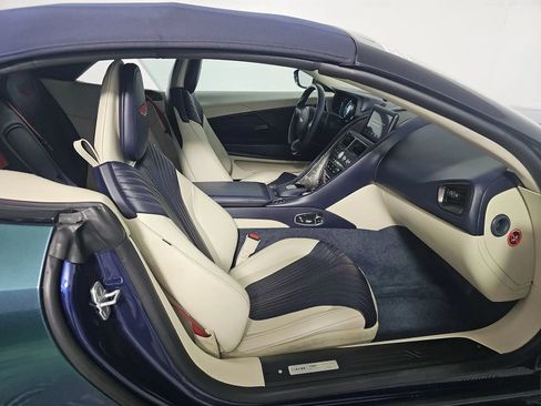 Used 2019 Aston Martin DB11 Volante RWD image 9