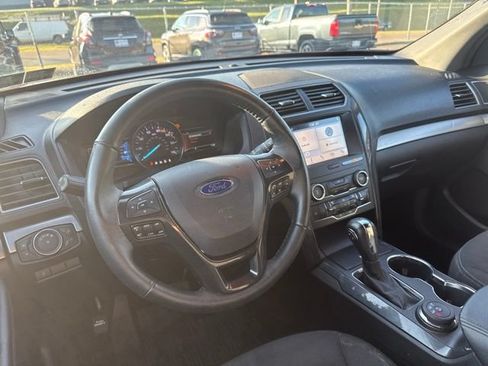 Used 2019 Ford Explorer XLT w/ Equipment Group 201A AWD/4WD image 14