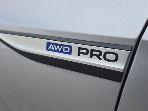 Certified 2023 Volkswagen ID.4 Pro image 9