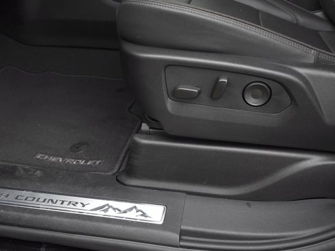 Used 2024 Chevrolet Tahoe High Country w/ Advanced Technology Package image 11