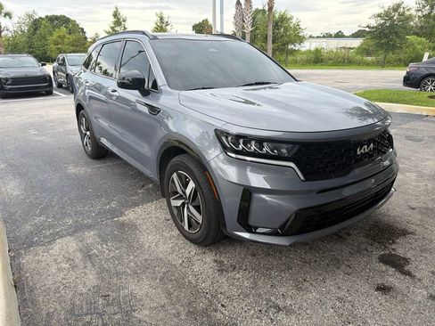 Used 2022 Kia Sorento S w/ Panoramic Sunroof Package FWD image 2