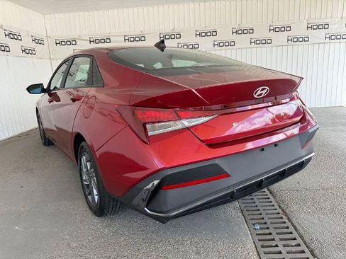 Used 2024 Hyundai Elantra SEL FWD image 2