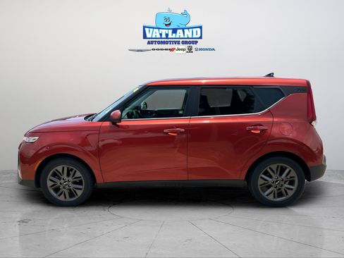 Used 2021 Kia Soul S FWD image 2