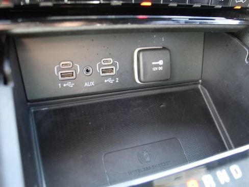 Used 2024 Jeep Grand Cherokee Altitude AWD/4WD image 21