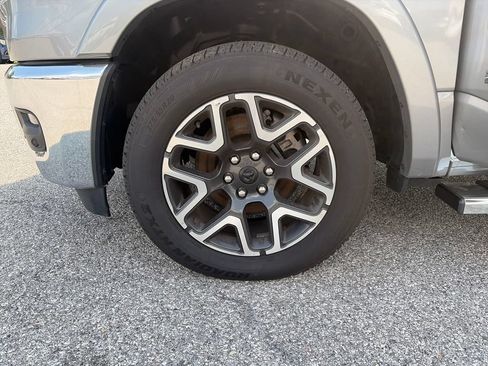 Used 2025 RAM 1500 Laramie AWD/4WD image 27