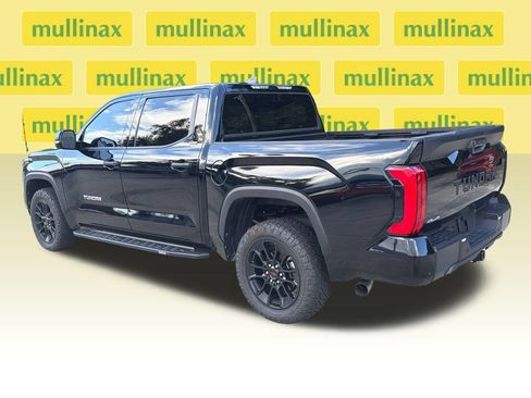 Used 2025 Toyota Tundra SR5 w/ SR5 Convenience Package AWD/4WD image 9