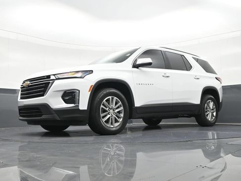 Used 2023 Chevrolet Traverse LT FWD image 18