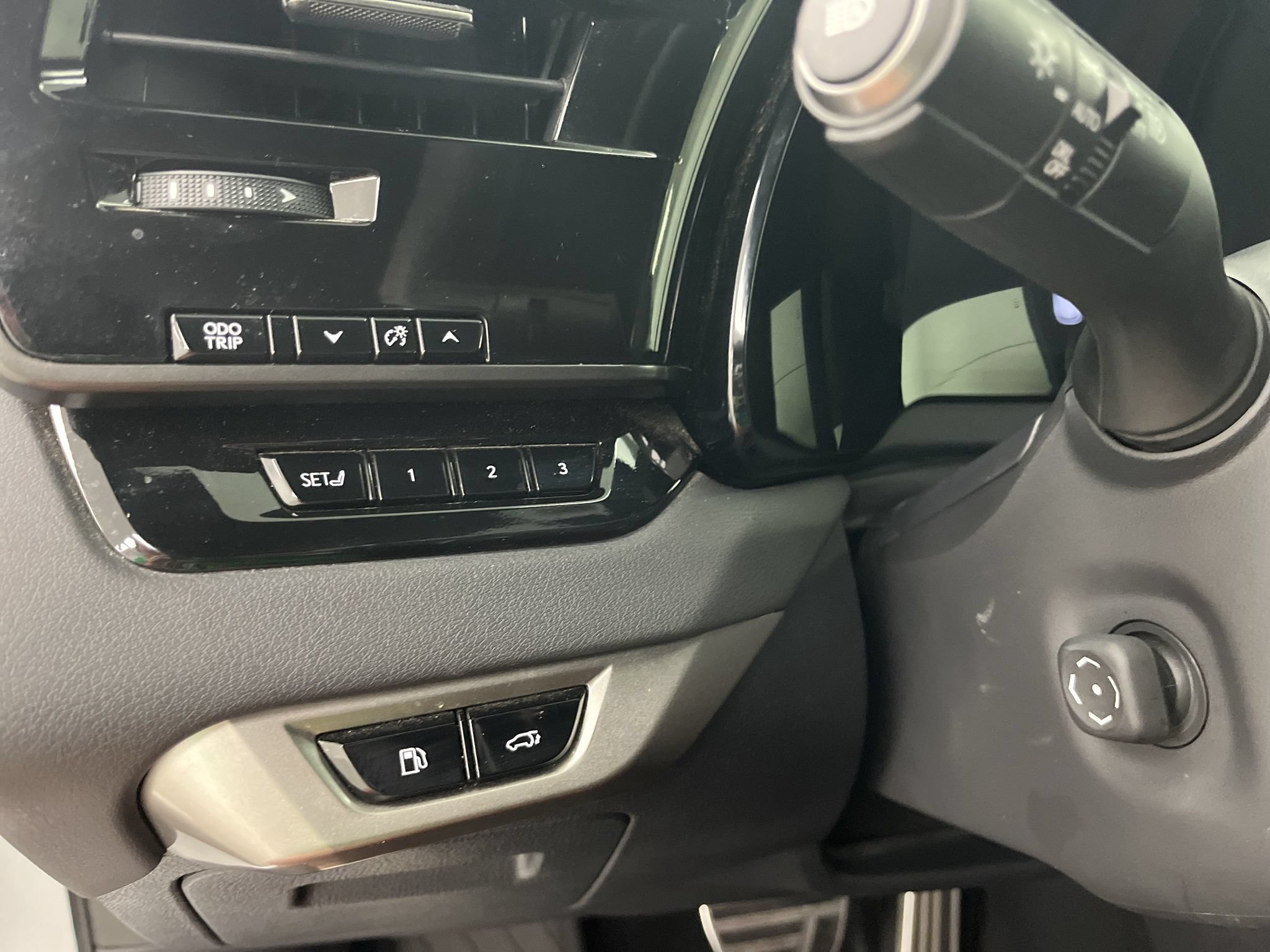 Used 2023 Lexus RX 350 F Sport w/ Accessory Package (K3) AWD/4WD image 13