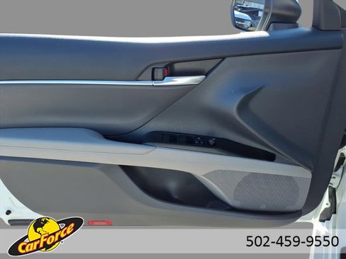 Used 2022 Toyota Camry SE image 16