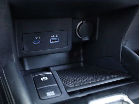 Used 2023 Nissan Kicks SR image 37