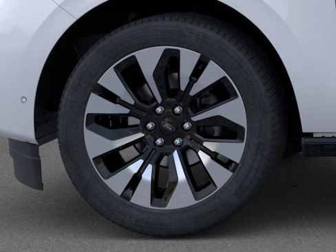 New 2025 Ford Expedition Max Platinum w/ Driver's Package image 21