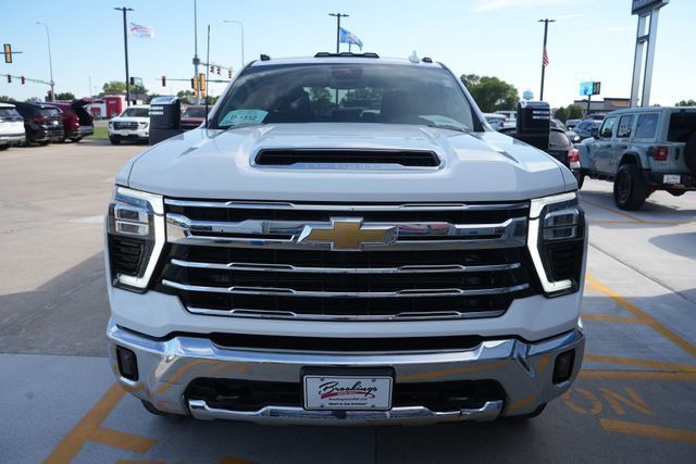 Used 2024 Chevrolet Silverado 2500 LTZ AWD/4WD image 30