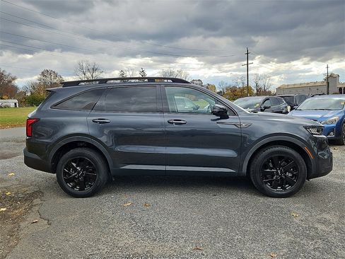 Certified 2022 Kia Sorento S w/ Panoramic Sunroof Package image 7