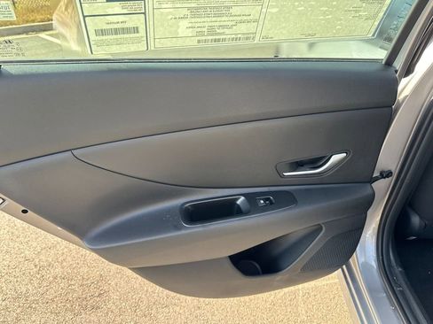 New 2026 Hyundai Elantra SE image 12