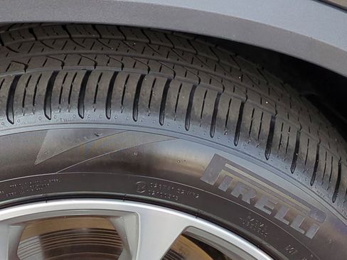 Used 2024 BMW X5 xDrive50e image 10