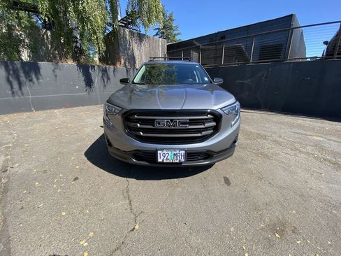 Used 2020 GMC Terrain SLT w/ Preferred Package AWD/4WD image 9