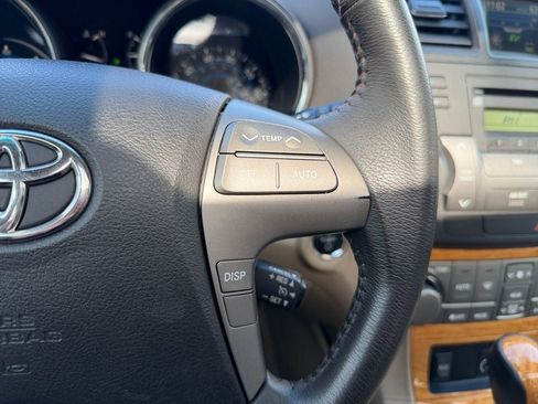 Used 2010 Toyota Highlander Limited w/ Extra Value Pkg 3 AWD/4WD image 16