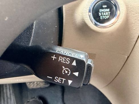 Used 2010 Toyota Venza AWD w/ Convenience Pkg image 6