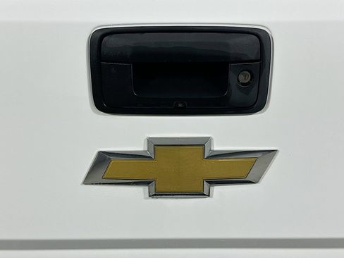 Used 2015 Chevrolet Silverado 1500 LT w/ LT Convenience Package AWD/4WD image 18