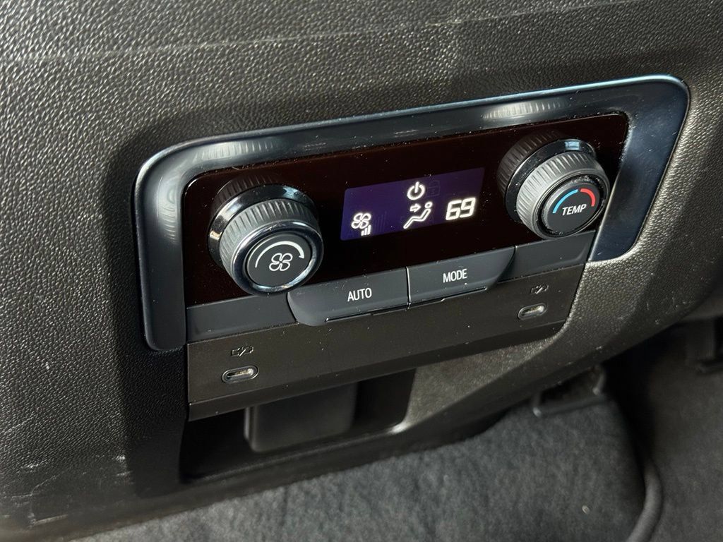 Used 2025 Chevrolet Tahoe LT RWD image 23
