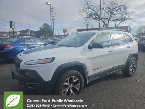 Used 2015 Jeep Cherokee Trailhawk image 6