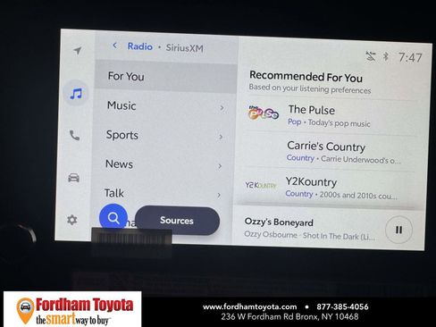 Used 2025 Toyota Sienna LE image 25