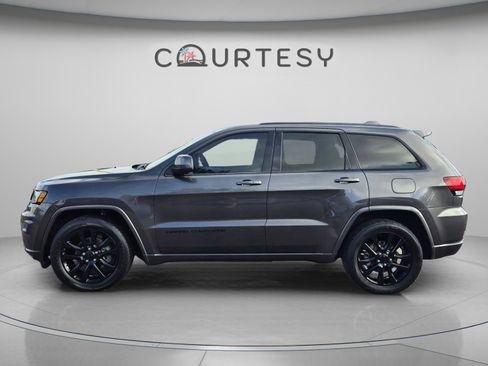 Used 2019 Jeep Grand Cherokee Altitude RWD image 2