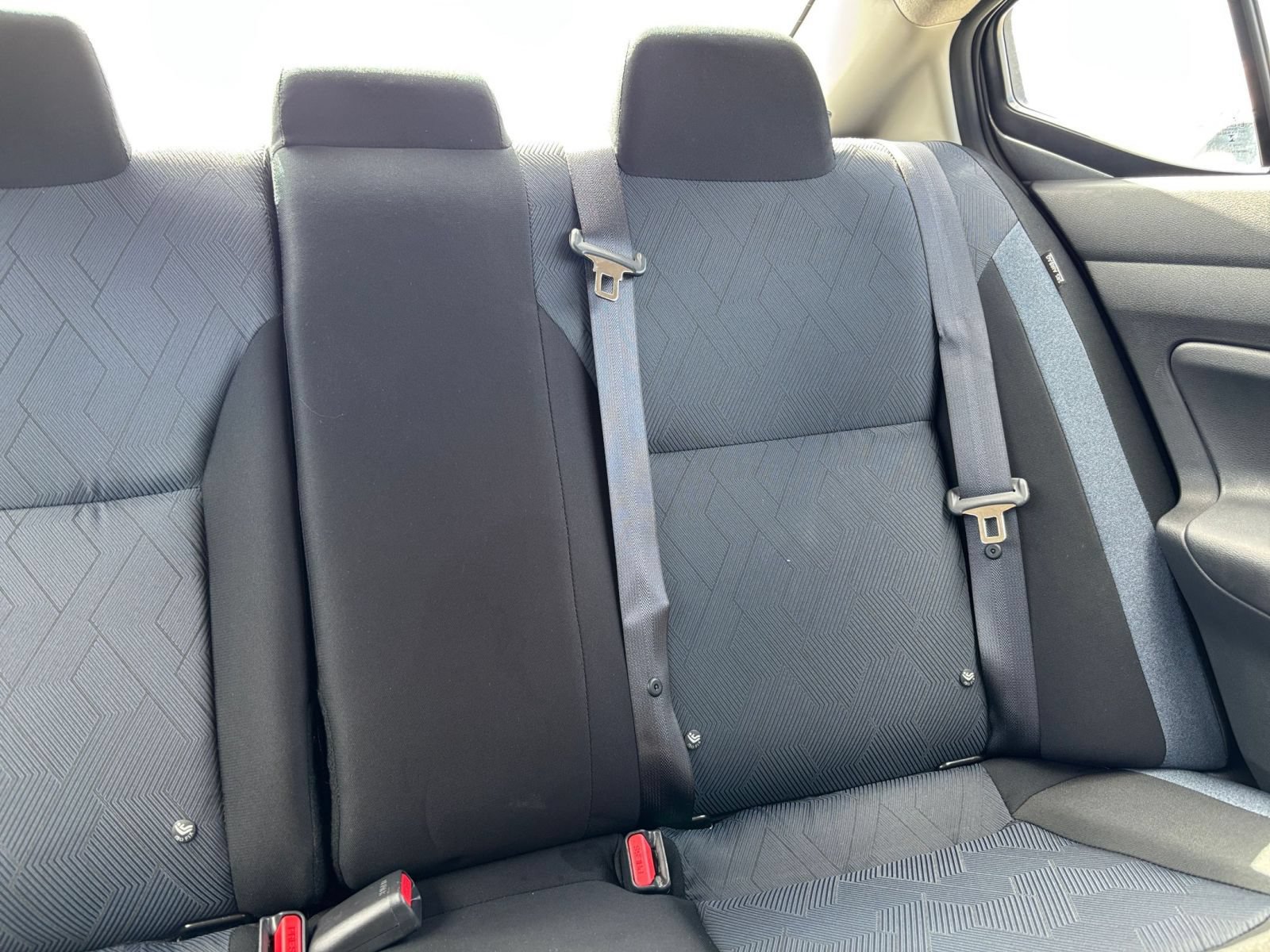 Used 2025 Nissan Versa SV FWD image 34