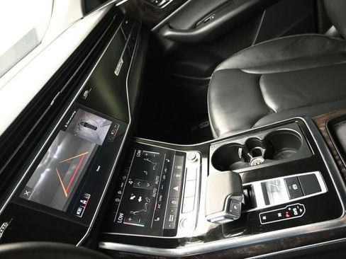 Used 2022 Audi Q8 Premium AWD/4WD image 21