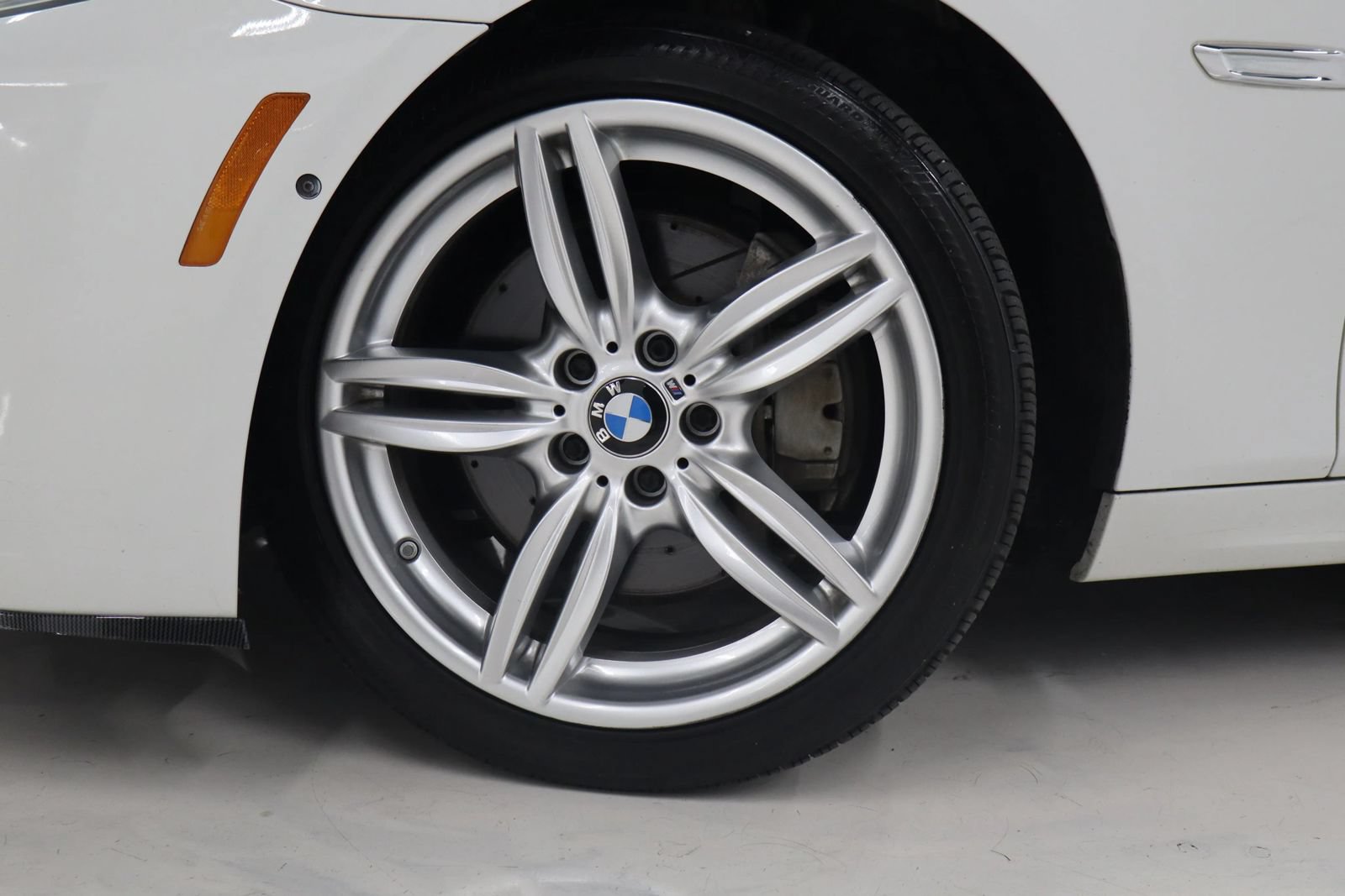 Used 2016 BMW 550i xDrive Sedan AWD/4WD image 35